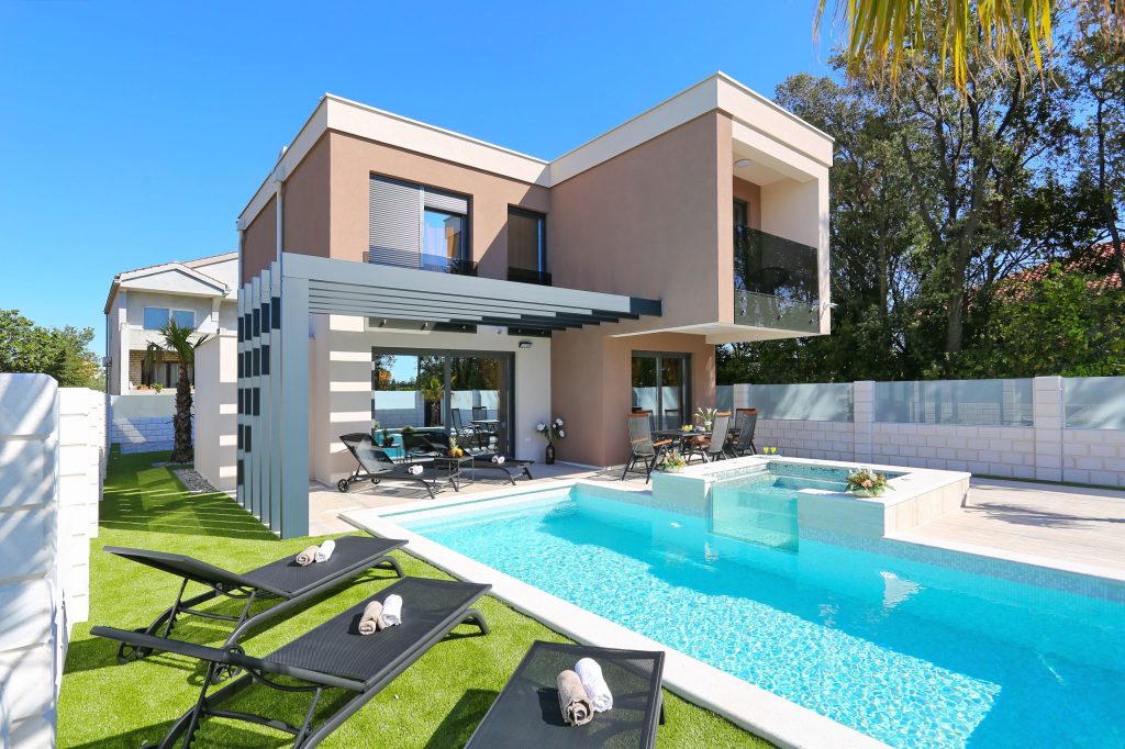 Biscan Villas: The Perfect Holiday in Privlaka – Luxury, Privacy, and a Wealth of Attractions